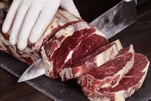 原切牛排爆料怎么做的视频,跟随视频轻松学会美味牛排烹饪技巧